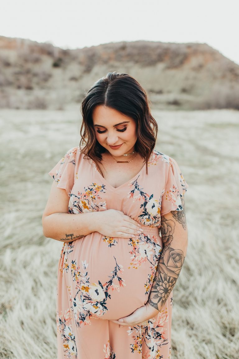 Ogden Utah Maternity Photography | Kaitlyn | Beautiful Open Field